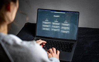 Родители стали чаще обращаться к ИИ за советами в вопросах воспитания и здоровья детей