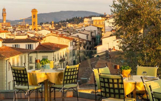 Флоренция запретит уличные террасы ресторанов на 50 улицах исторического центра