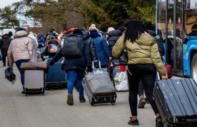 Почти 200 тысяч украинцев в США под угрозой утраты легального статуса беженцев — Reuters