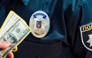 В Прикарпатье нетрезвый водитель пытался подкупить полицейского $300 – что решил суд