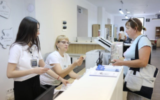 Оклади зростуть у 2,5 раза: що зміниться для соцпрацівників, медиків і педагогів у сфері соцпослуг