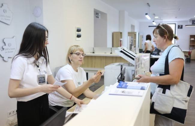 Оклади зростуть у 2,5 раза: що зміниться для соцпрацівників, медиків і педагогів у сфері соцпослуг