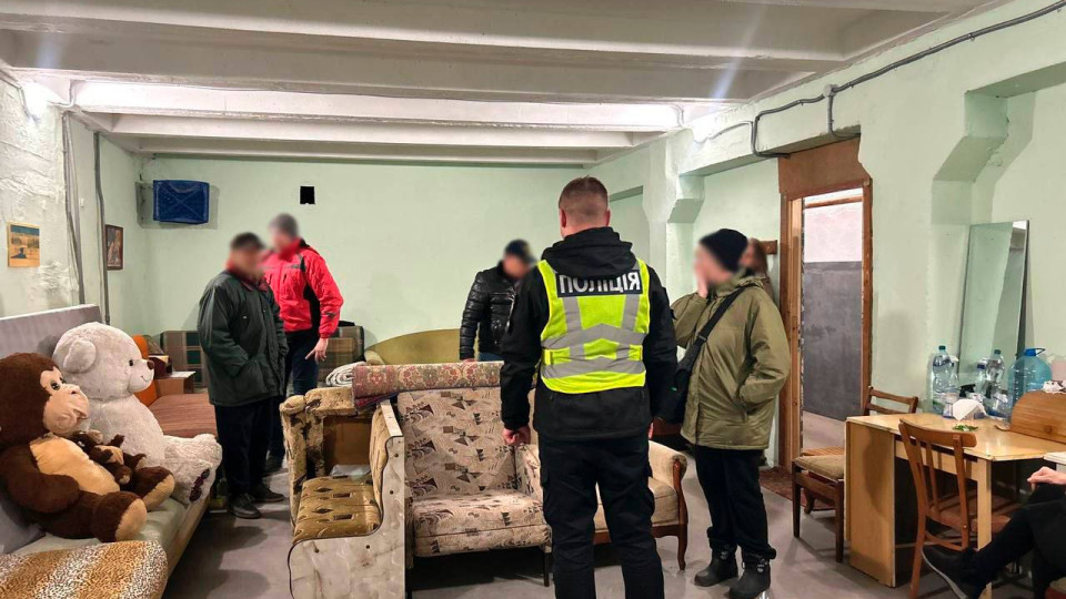 Полицейские установили обстоятельства инцидента в укрытии на Подоле во время обстрела Киева: что известно