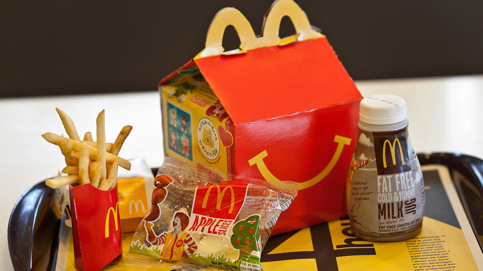 В Германии ребенок выпил воду из McDonald’s и попал в больницу — в бутылке было чистящее средство
