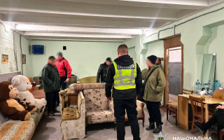 Поліція встановила обставини інциденту в укритті на Подолі під час обстрілу Києва: що відомо