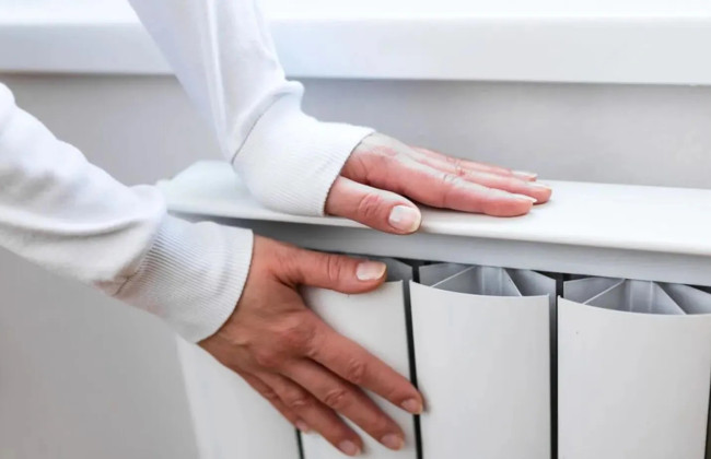 В Киеве после ночного обстрела часть районов осталась без тепла