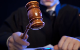 Британский судья сам сдал себя за нарушение ПДД — ему объявили выговор