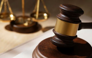 Поширення комуністичної символіки — злочин: Верховний Суд визнав законним покарання за репости зображень серпа та молота