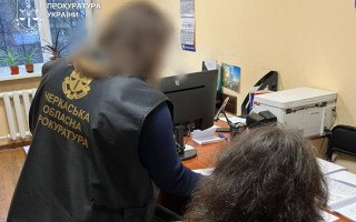 На Черкащині інспекторку ДПС підозрюють у знищенні податкових даних на пів мільйона гривень