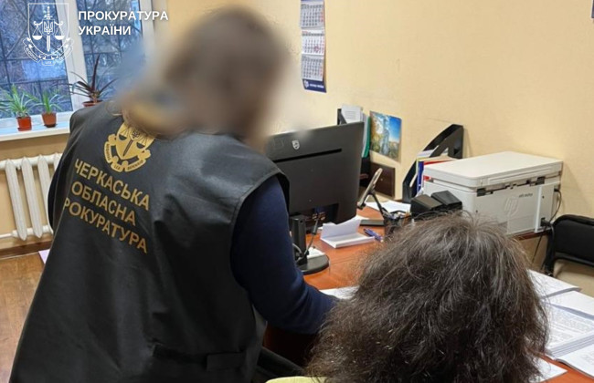 На Черкасщине инспекторку ГНС подозревают в уничтожении налоговых данных на полмиллиона гривен