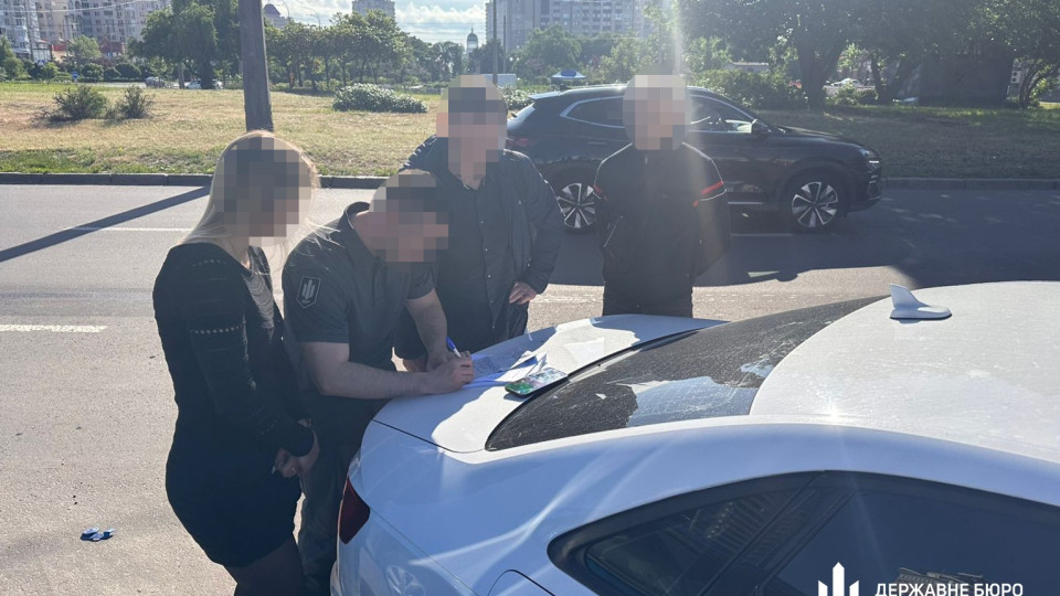 У Днепре двух бывших полицейских обвиняют в удалении за деньги из госбаз данных более 500 военнообязанных