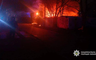 В Киеве в помещении СТО произошел взрыв — полиция сообщила детали, фото