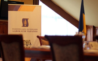 РАУ разъяснила, как считать срок дисциплинарного взыскания адвоката, если ВКДКА временно приостановила решение КДКА
