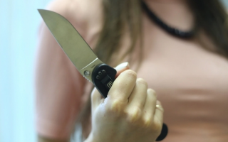 Суд покарав жінку громадськими роботами за напад на співмешканця