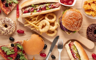 Ультраобработанные продукты повышают риск преддиабета у молодежи на 64% – исследование