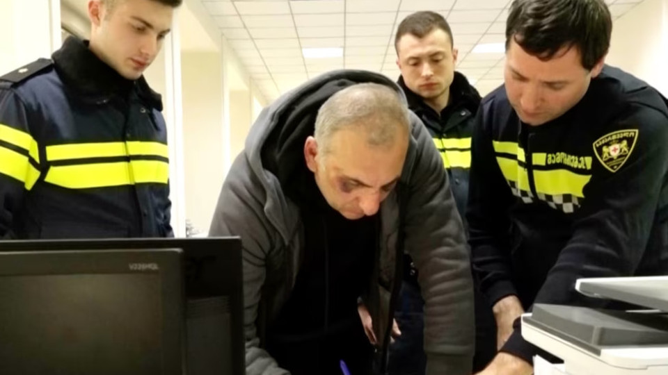 В Грузии задержали оппозиционера Элисашвили после попытки поджога здания суда