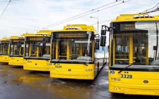 В Киеве на правом берегу из-за отсутствия напряжения стоят трамваи и троллейбусы