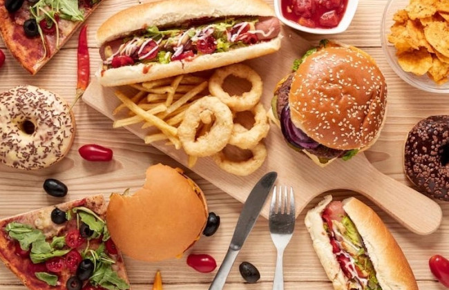 Ультраобработанные продукты повышают риск преддиабета у молодежи на 64% – исследование