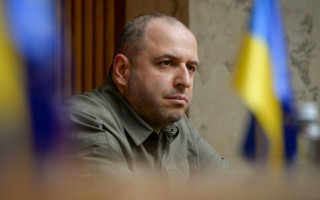 Рустем Умєров на чолі української делегації вже вирушив до США на переговори щодо мирного плану