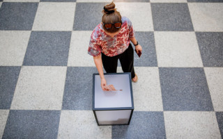 У Литві хочуть надати право голосу на місцевих виборах 16-річним