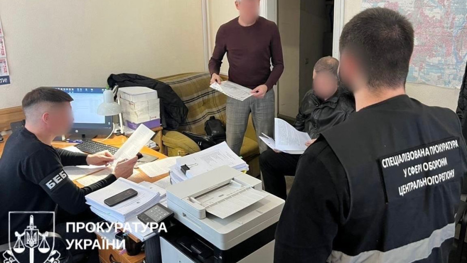 В Полтавской области раскрыли схему хищения более 5 млн грн при закупке спутниковых телефонов для военных