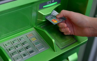 Банкомат списал с карты деньги, но не выдал, потому что пропал свет – что делать
