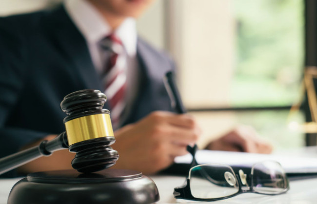 В Калифорнии прокуратура использовала ИИ для подготовки документов, и он сгенерировал фейковые ссылки