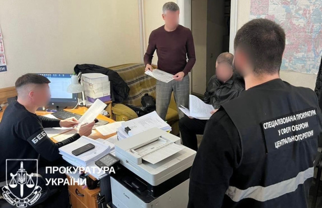 На Полтавщині викрили схему розкрадання понад 5 млн грн на закупівлі супутникових телефонів для військових