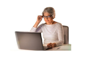 Как пенсионеру подать заявление на проведение идентификации в режиме видеоконференцсвязи — разъяснение