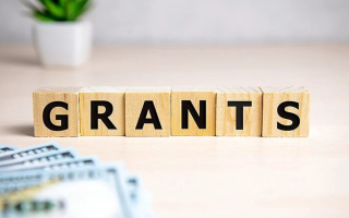 Благотворительный фонд предоставил грант предпринимателю — должен ли ФЛП платить налоги