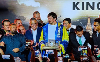 Александр Усик стал лучшим боксером года по версии WBC