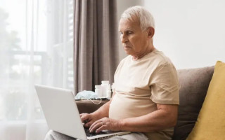 Какие документы нужно подготовить пенсионеру, который записался на сеанс видеоидентификации — разъяснение