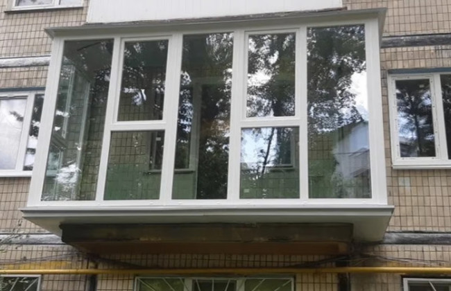 В Киеве провалилась петиция о демонтаже застекленных балконов на исторических зданиях