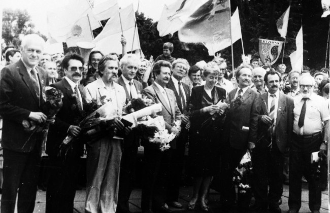 Рада приняла закон о статусе народного депутата – «основателя государственной независимости Украины»