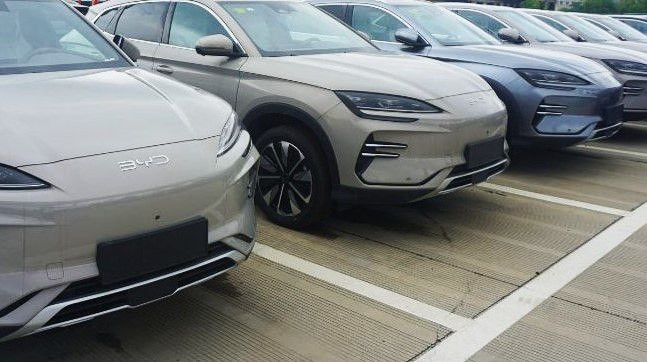 У листопаді українці купили рекордну кількість авто — ТОП-10