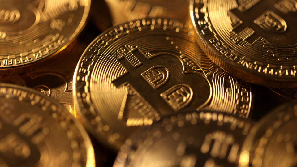 Bitcoin оправляется после падения и начинает расти