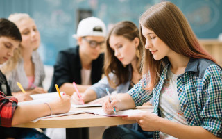 Кабмин запустил эксперимент: профобразование переводят в формат некоммерческих обществ