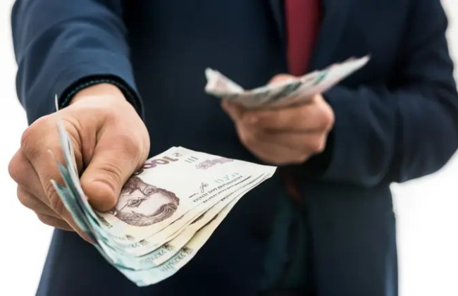 Госстат опубликовал данные о средней заработной плате в Украине за октябрь – в Киеве свыше 40 тысяч грн