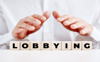 Законні інструменти впливу — у НАЗК нагадали методи лобіювання