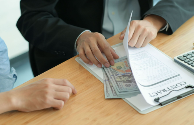 В Украине урегулируют порядок выплаты вознаграждения разоблачителям коррупции: что предлагает законопроект 14274