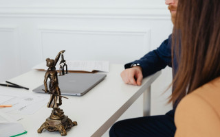 Як встановити факт родинних відносин для спадщини чи виплат: повний перелік документів і правила