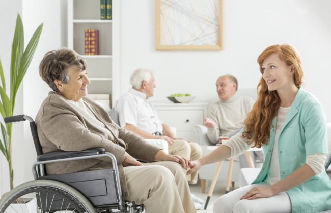 Пенсии для тех, кто находится на гособеспечении: кому выплачивают 25%, а кто получает полную сумму