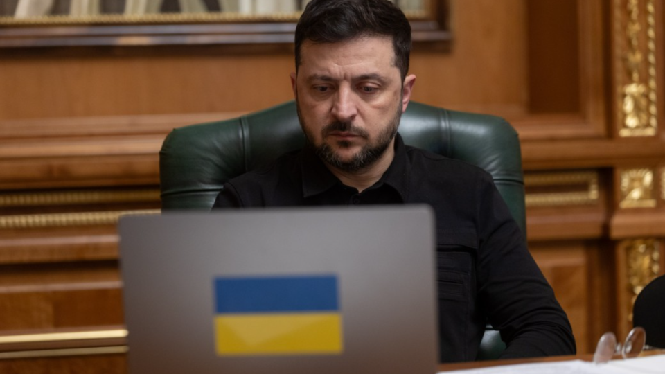 Зеленский ожидает доклада Умерова и Гнатова о готовности США корректировать мирный план