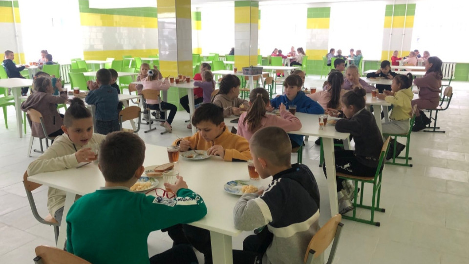 Ризик зіпсованих продуктів і отруєнь під час відключень світла: які загрози для шкіл та дитсадків