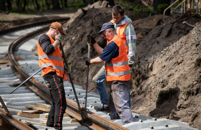 У Києві змінюють рух трамваїв 11, 12, 16 і 19 через ремонт колій та запускають автобус 19Т