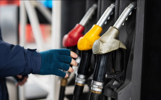 С 1 января вырастет стоимость топлива: на сколько поднимутся цены на бензин, дизель и автогаз