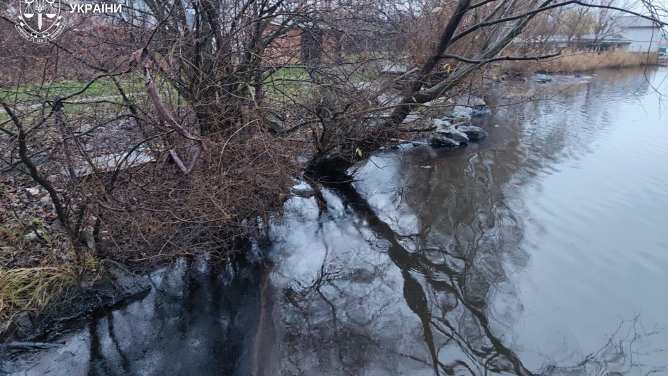 На Винниччине произошел выброс мазута в Ладыжинское водохранилище: проведены обыски на ТЭС