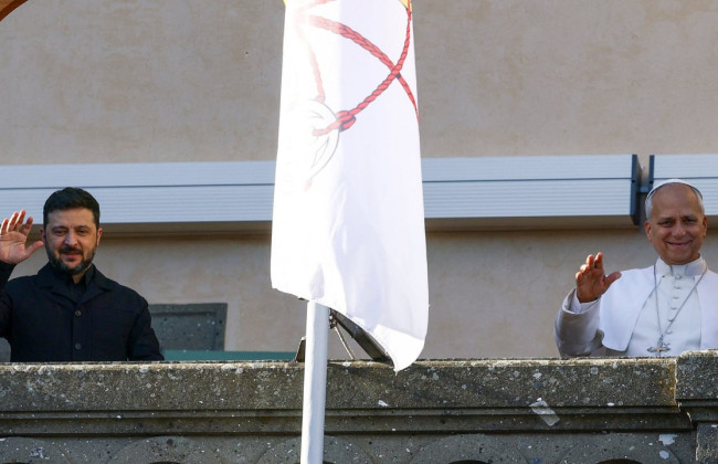 Запросив відвідати Україну: що відомо про аудієнцію Володимира Зеленського з Папою Римським, фото