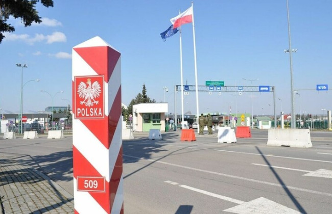 Из-за беженцев из Украины и расходов на границу 5 стран ЕС временно приостанавливают прием мигрантов