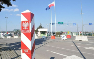 Из-за беженцев из Украины и расходов на границу 5 стран ЕС временно приостанавливают прием мигрантов